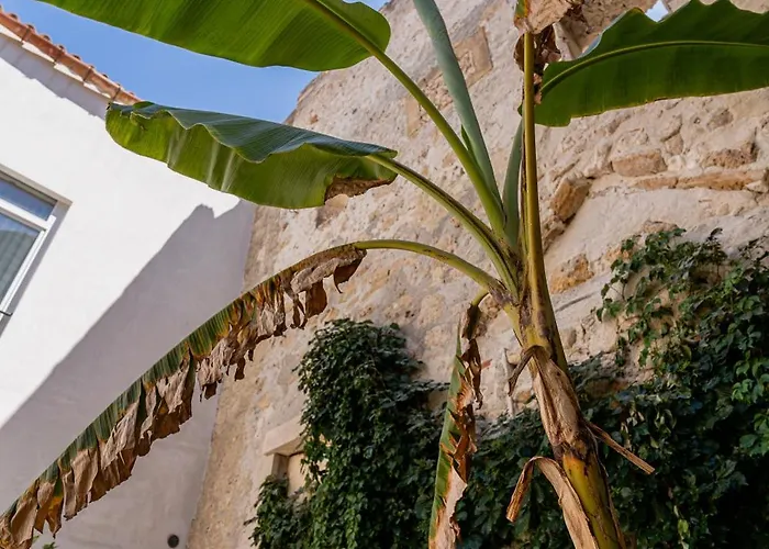 Isabella di Castiglia Apartments